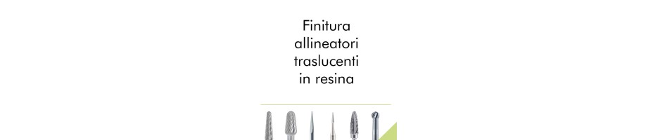 Finitura di allineatori traslucenti in resina